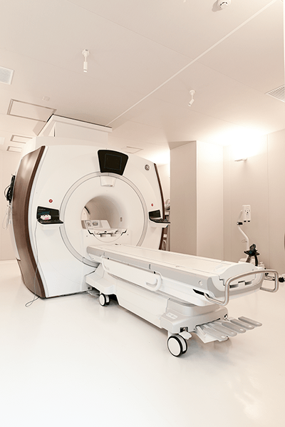 GE社製　MRI　3テスラ　Discovery　750W-Expert