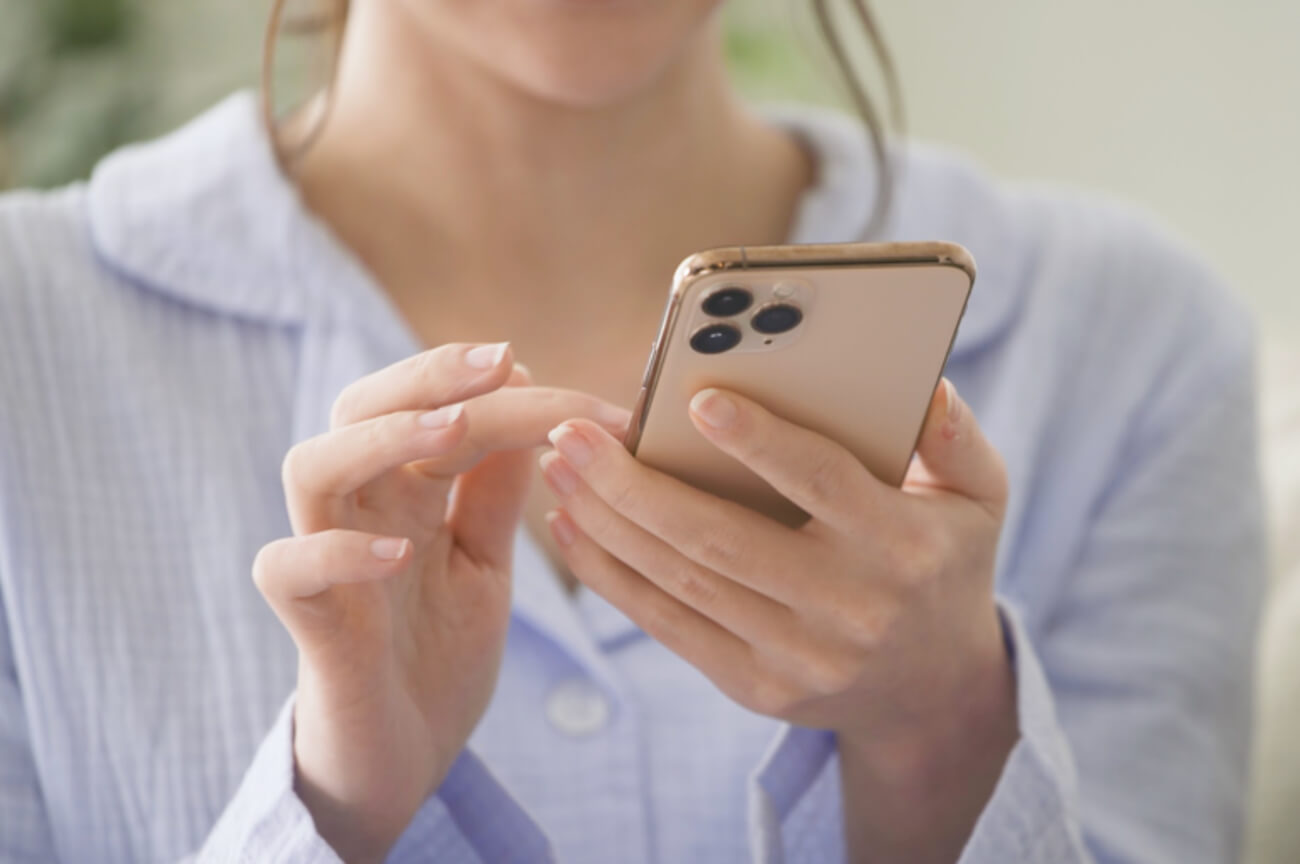 ①自宅にいながらスマホで受診が可能